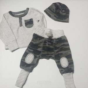 Baby camo outfit